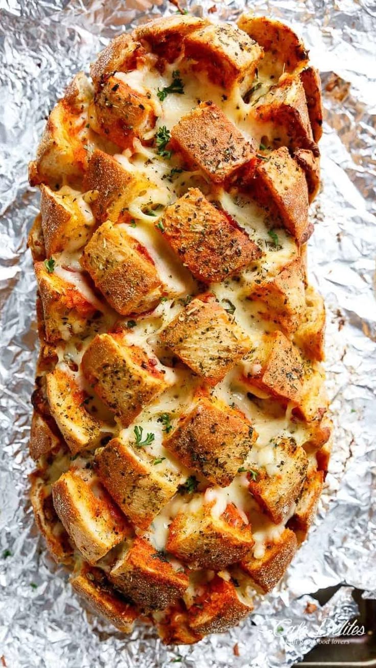 Craft the Perfect Cheesy Garlic Butter Pull Apart Pizza Bread